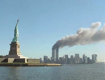 Vuelos baratos Madrid Nueva York: la Estatua de la Libertad y Manhattan al llegar