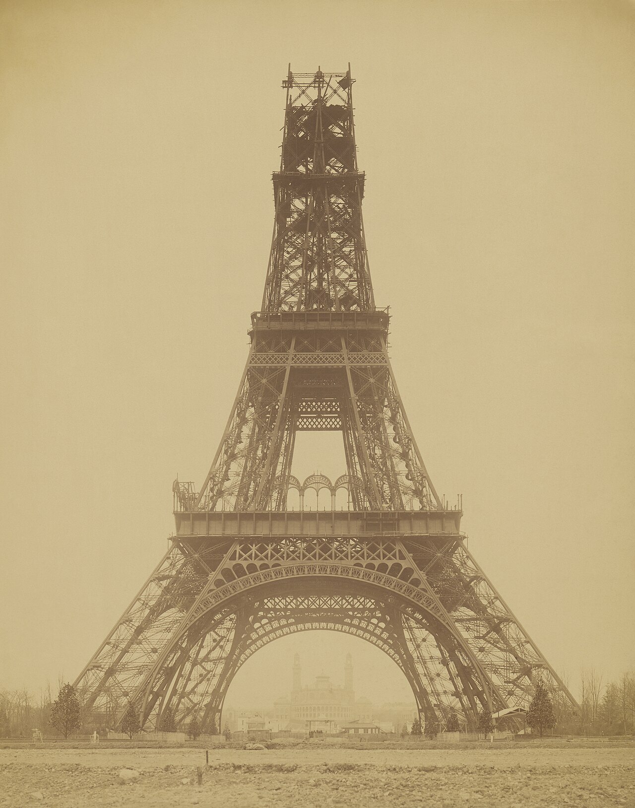 Aeropuerto de Paris-CDG: la Torre Eiffel al llegar a Paris